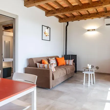 Ornelleta Villa *